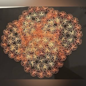 4 Vintage Straw Flower Set, 1970's Straw Flower , Doily Set.